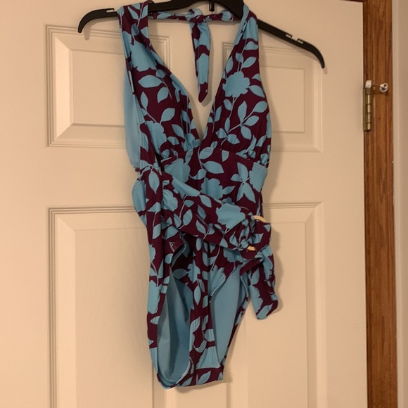 Nwt Kate spade floral halter plunging neckline one piece swimsuit Large - Picture 6 of 15